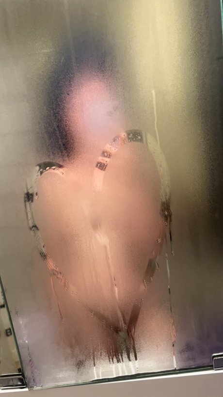 Naken läckt OnlyFans-bild av Hot Cross Buns