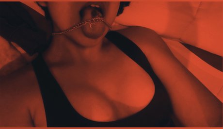 Naken lekkede OnlyFans-bilde av Gala Mors