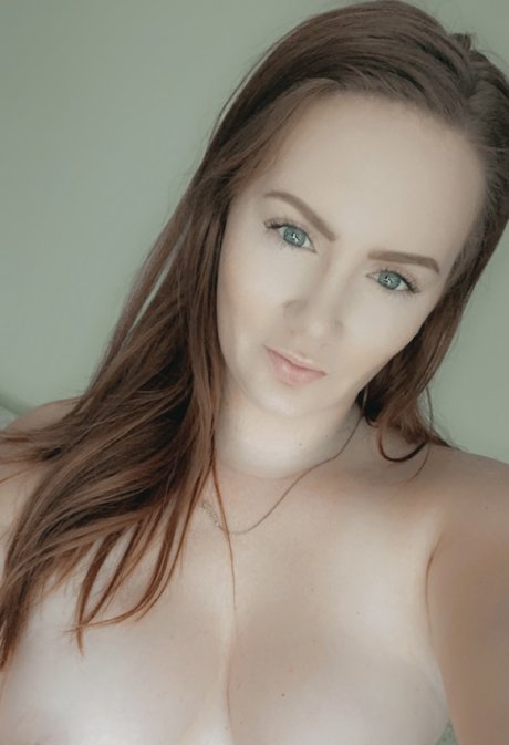 Naken läckt OnlyFans-bild av Kat