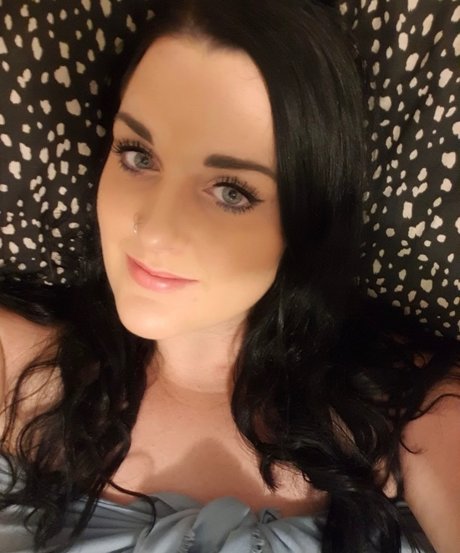 Naken lekkede OnlyFans-bilde av Girl On Fire