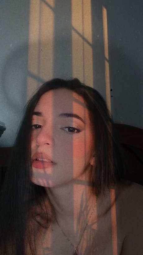 Naakte gelekte OnlyFans-foto van Misslonliness