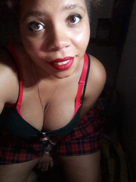 Naken läckt OnlyFans-bild av Peekaboo Babe