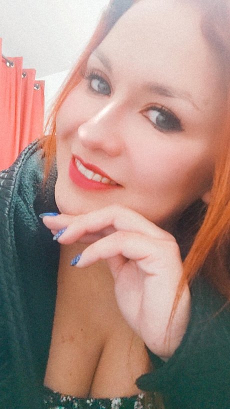 Naken läckt OnlyFans-bild av Carolinitis