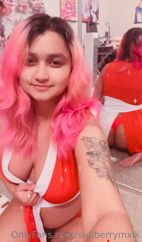 Naken läckt OnlyFans-bild av Suuberrymxlk