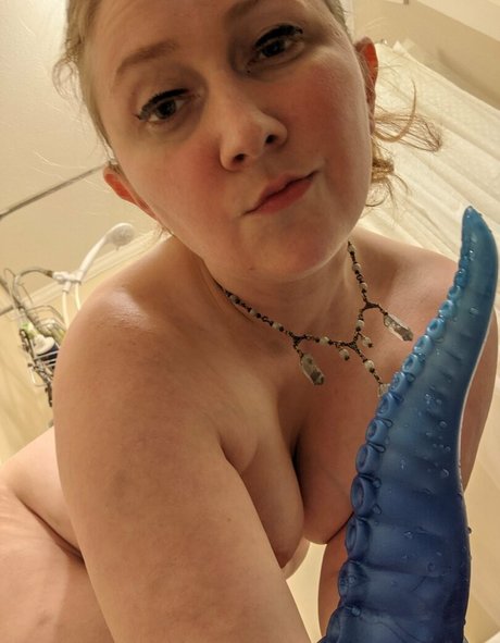 Nahá fotka uniklých OnlyFans od Sincerelysarahtrickler