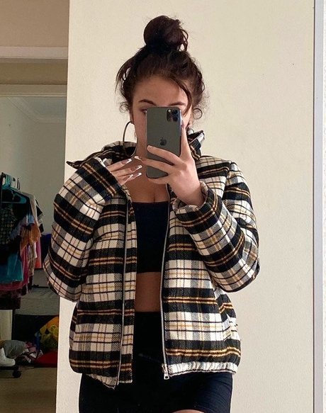 Nahá fotka uniklých OnlyFans od Baby Ariel