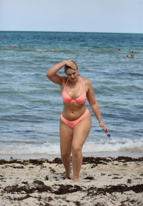 Nahá fotka uniklých OnlyFans od Iskra Lawrence