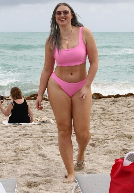 Naken lekkede OnlyFans-bilde av Iskra Lawrence