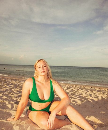 Nahá fotka uniklých OnlyFans od Iskra Lawrence
