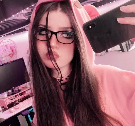 Nacktes geleaktes OnlyFans-Foto von Shinuki
