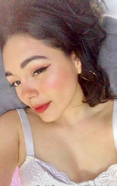 Naakte gelekte OnlyFans-foto van Littlelolm
