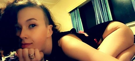 Nahá fotka uniklých OnlyFans od Maxxyshy