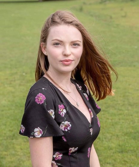 Nahá fotka uniklých OnlyFans od Ellie Littlechild