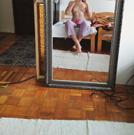 Naken läckt OnlyFans-bild av Bigbrattybabe