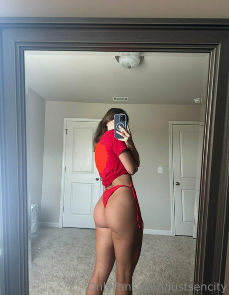 Naken läckt OnlyFans-bild av Sen City