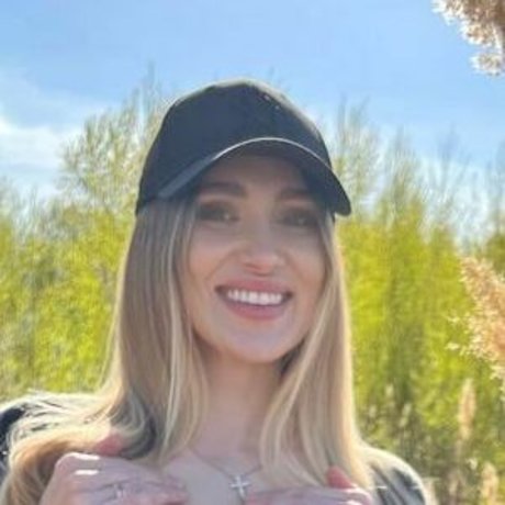 Naken lekkede OnlyFans-bilde av Tanya Li