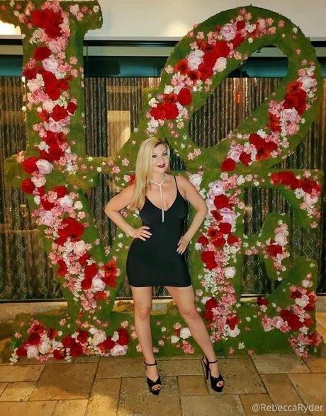 Nahá fotka uniklých OnlyFans od Therebeccaryder