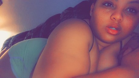 Naken lekkede OnlyFans-bilde av Luci Morningstar