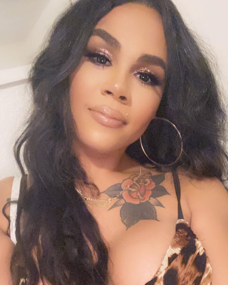 Naken läckt OnlyFans-bild av Ricangoddesss