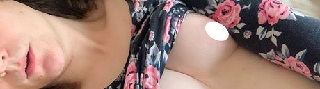 Обнаженная фотография утечки OnlyFans от Robyn Hartz