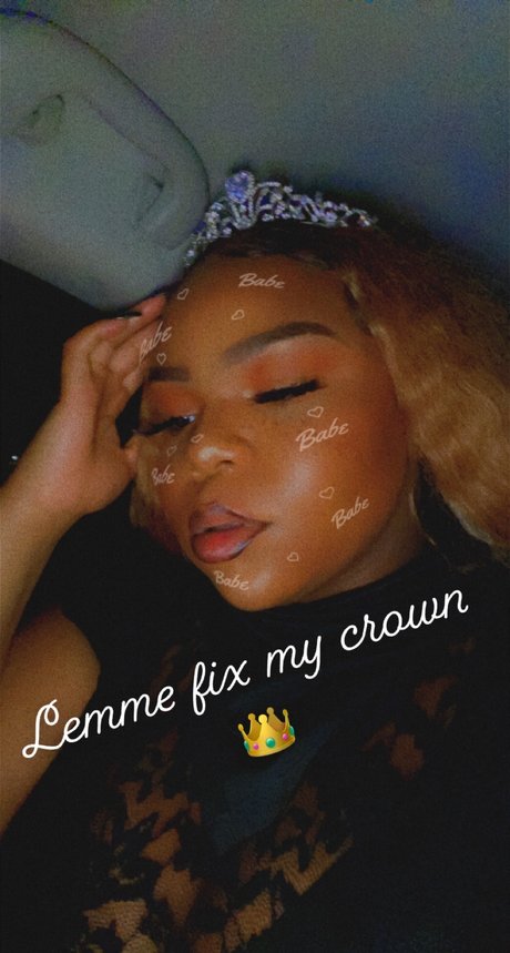 Naken lekkede OnlyFans-bilde av Goddessluxx