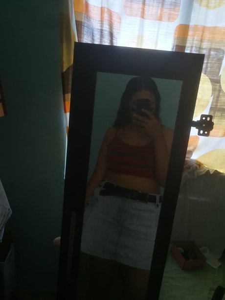Naken lekkede OnlyFans-bilde av Kenia Morales