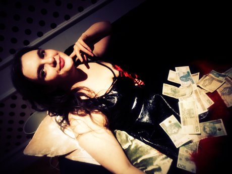 Naken lekkede OnlyFans-bilde av Ladyshibarifindom