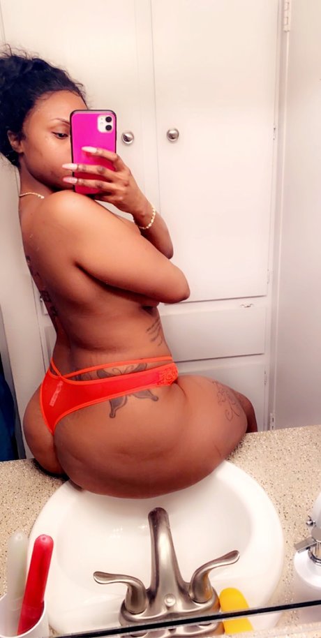 Nahá fotka uniklých OnlyFans od Iiambuttaflyy