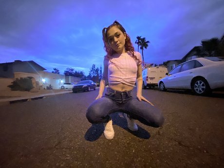 Naken läckt OnlyFans-bild av Littlemckenzie