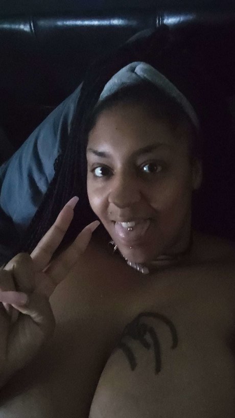Naken lekkede OnlyFans-bilde av Motitsdarling