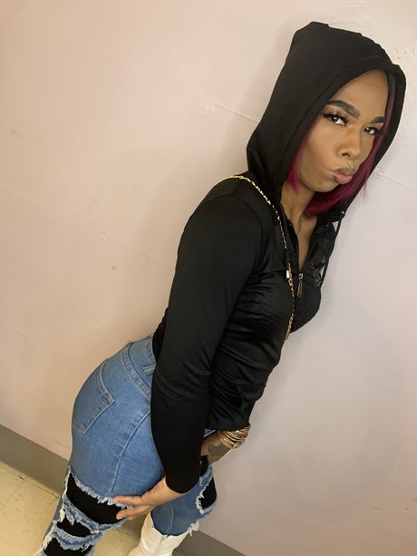Naken lekkede OnlyFans-bilde av Queensavage