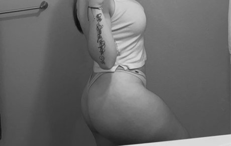 Naken lekkede OnlyFans-bilde av Kenna 