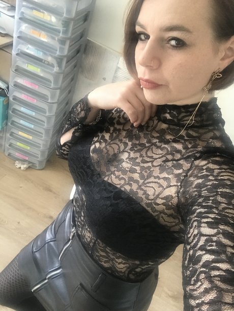 Naken lekkede OnlyFans-bilde av Laurne Pellut