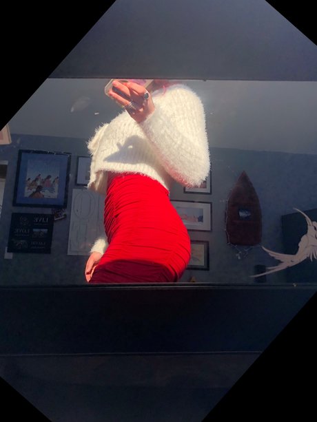 Naken lekkede OnlyFans-bilde av Charlotte Aria
