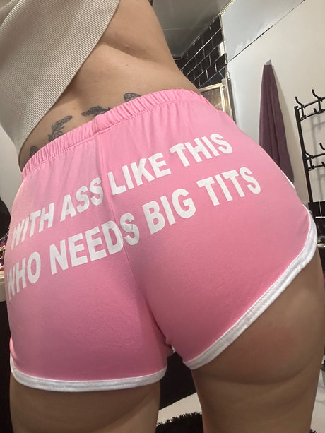 Naken lekkede OnlyFans-bilde av Cheekysnake