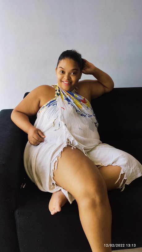 Naken läckt OnlyFans-bild av Longtonguegoddess