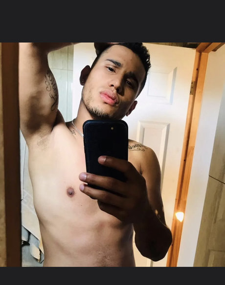 Naken lekkede OnlyFans-bilde av Kelvis Jose
