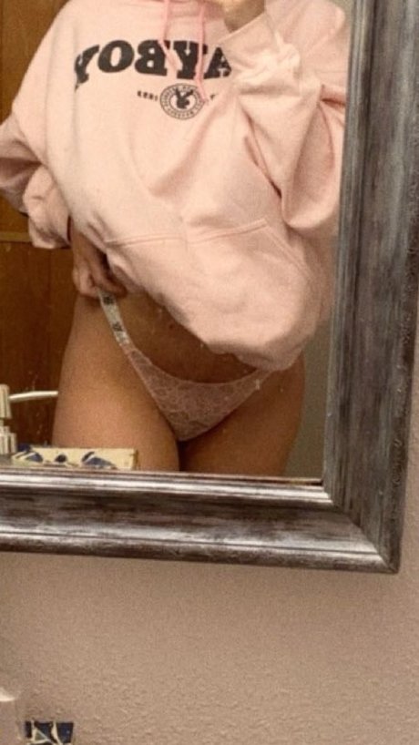 Naken läckt OnlyFans-bild av Alexandria