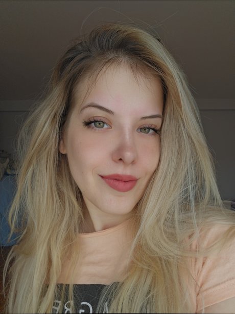 Naken lekkede OnlyFans-bilde av Juicy Squeeze Vip