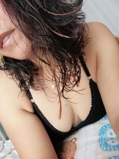 Naken läckt OnlyFans-bild av Karensex