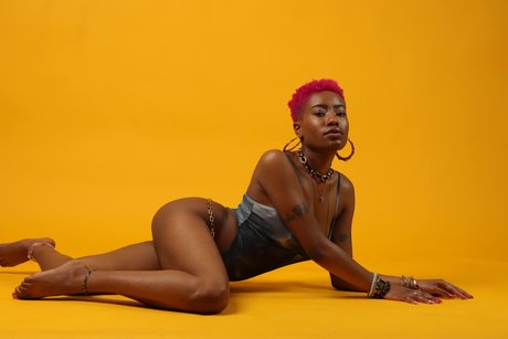 Naken lekkede OnlyFans-bilde av Seductress