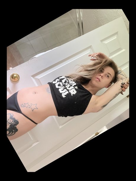 Naken lekkede OnlyFans-bilde av Scumkitty