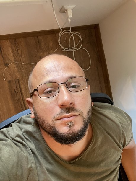 Nahá fotka uniklých OnlyFans od Stefan