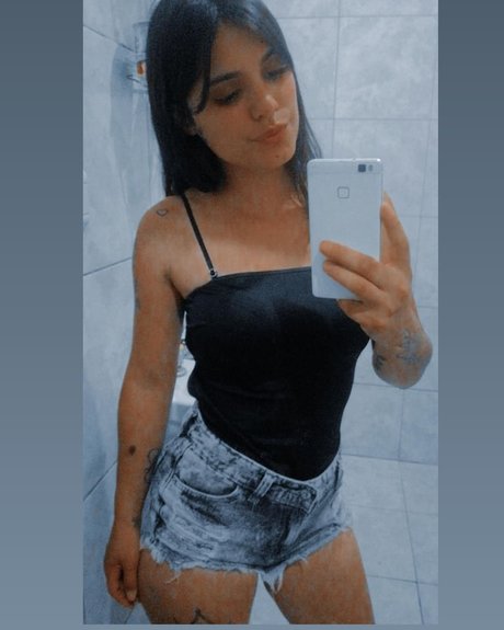 Nahá fotka uniklých OnlyFans od Yamila
