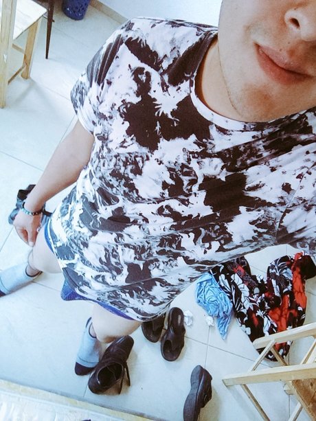 Foto nua vazada do OnlyFans de Edgar Lan