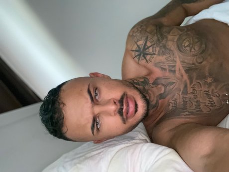 Naken lekkede OnlyFans-bilde av Albertoxxx