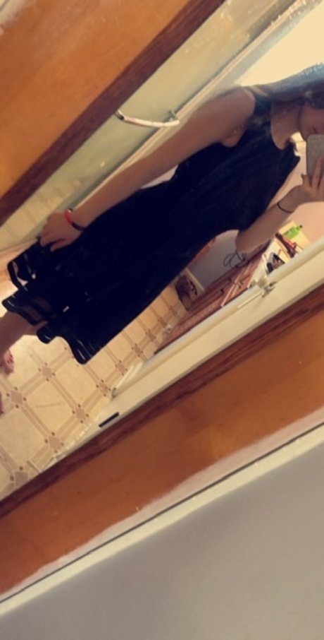 Naken lekkede OnlyFans-bilde av Lillie Grace