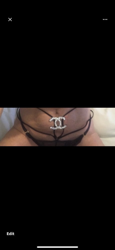 Naken lekkede OnlyFans-bilde av Lady English