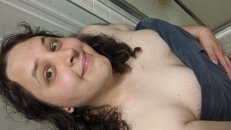 Naken lekkede OnlyFans-bilde av Clara