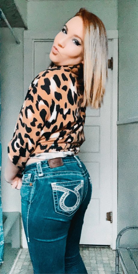 Naken läckt OnlyFans-bild av Katie